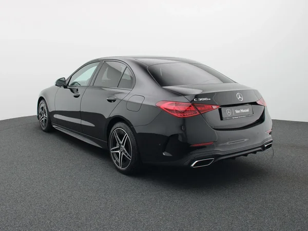Mercedes-Benz C-Klasse (2025) — foto 12 van 26