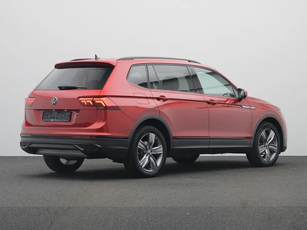 VOLKSWAGEN Tiguan Allspace (2022) — foto 10 van 17