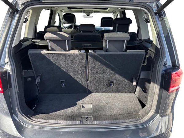 VOLKSWAGEN Touran (2019) — foto 9 van 20