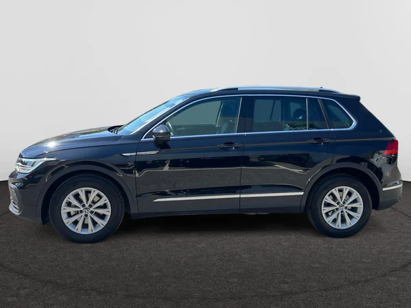 VOLKSWAGEN Tiguan (2023) — foto 12 van 24