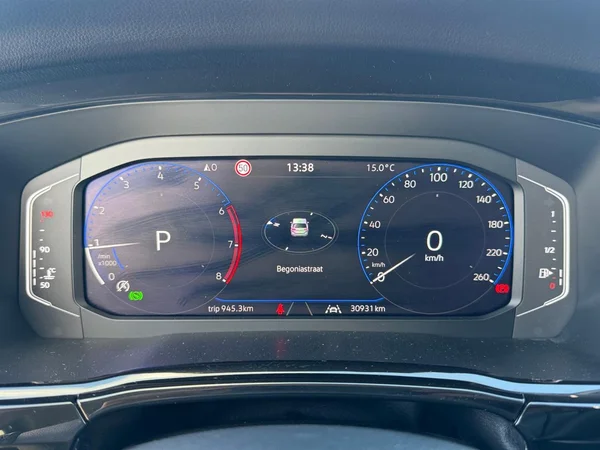 VOLKSWAGEN Touran (2025) — foto 9 van 24