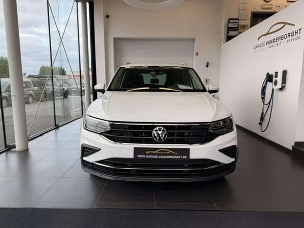 Volkswagen Tiguan (2023) — foto 12 van 23