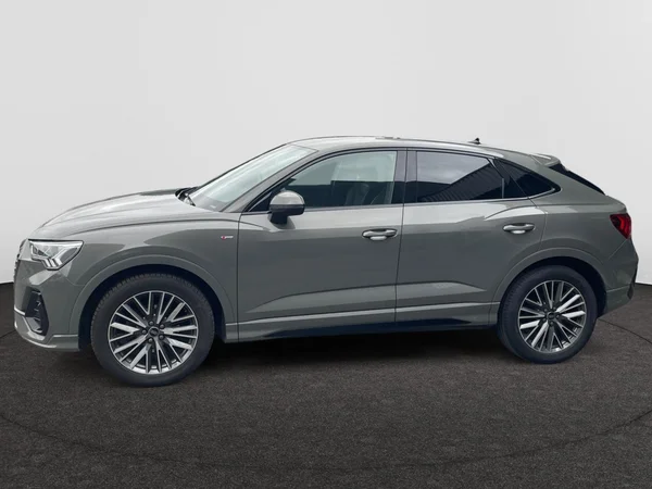 AUDI Q3 Sportback (2024) — foto 14 van 21