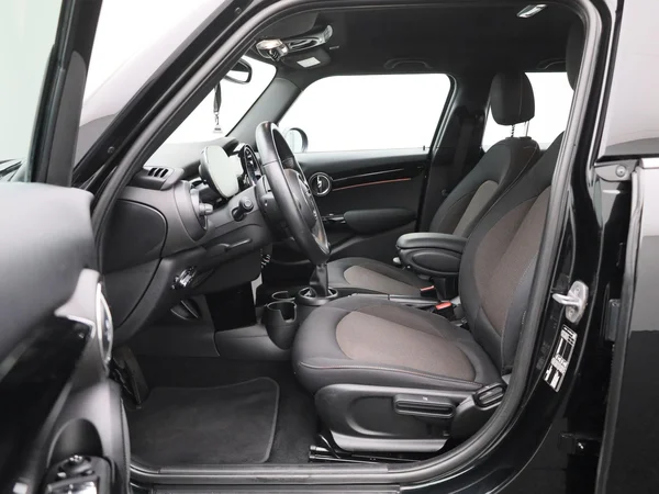 MINI One (2022) — foto 3 van 39