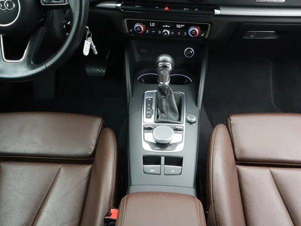 Audi A3 (2020) — foto 16 van 35