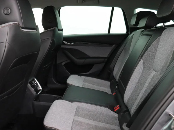SKODA Octavia Combi (2024) — foto 4 van 20