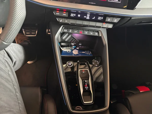 AUDI A3 Sportback PHEV (2025) — foto 3 van 24