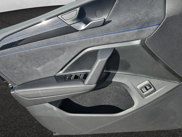 VOLKSWAGEN Tiguan (2026) — foto 4 van 16