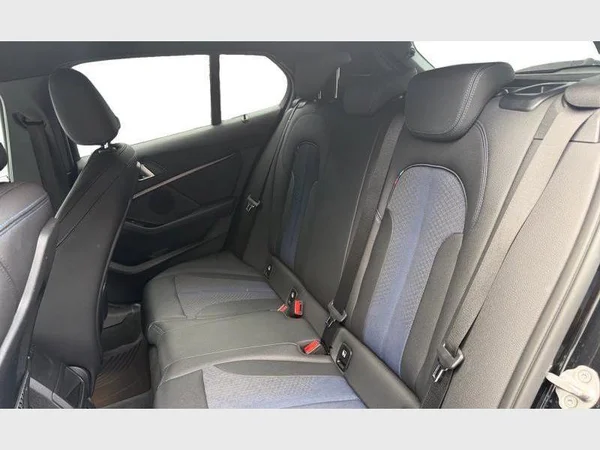 BMW 1 Hatch (2020) — foto 3 van 24