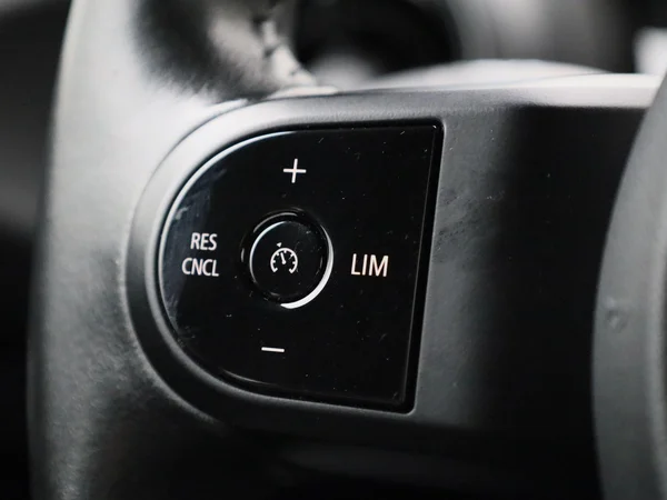 MINI One (2022) — foto 10 van 39