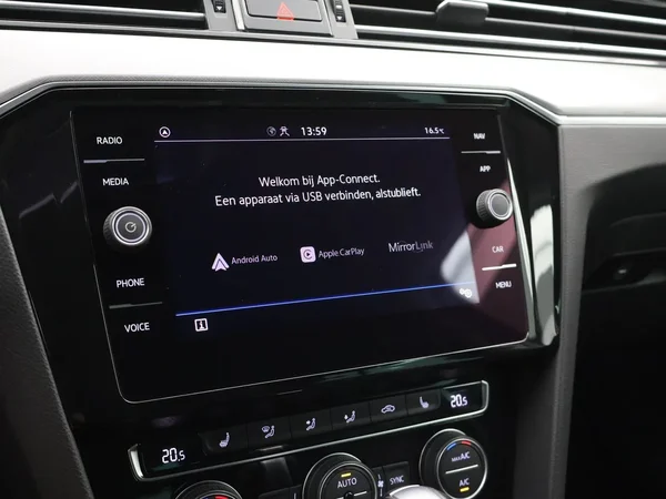 Volkswagen Passat (2020) — foto 7 van 23