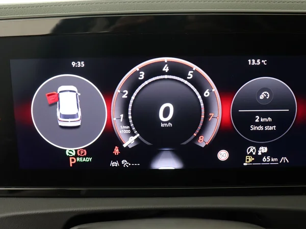 VOLKSWAGEN Tiguan (2025) — foto 6 van 18