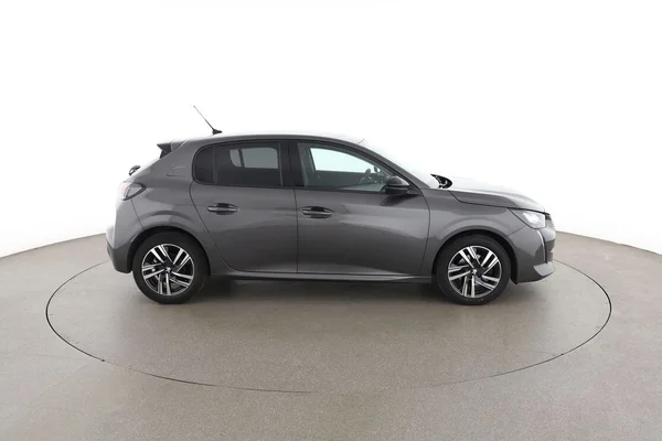 Peugeot 208 (2022) — foto 13 van 16