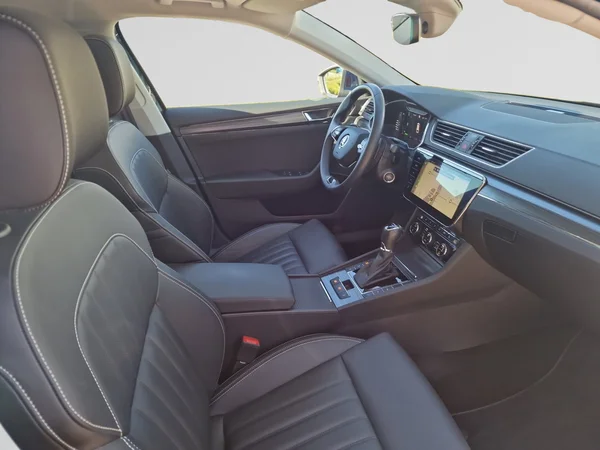 SKODA Superb Combi (2024) — foto 19 van 21