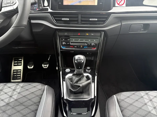 VOLKSWAGEN T-Roc (2025) — foto 12 van 16