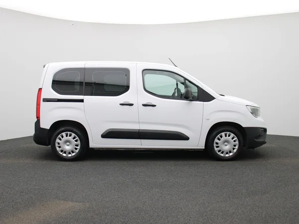 Opel Combo Life (2022) — foto 33 van 35