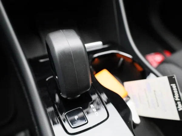 Volvo XC40 (2023) — foto 16 van 39