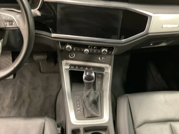 AUDI Q3 PHEV (2022) — foto 17 van 24
