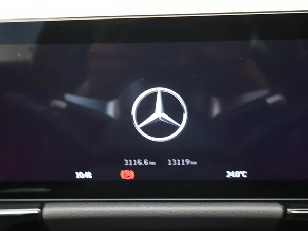 Mercedes-Benz GLA (2025) — foto 8 van 30