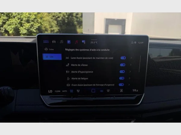 Volkswagen Tiguan (2024) — foto 14 van 26