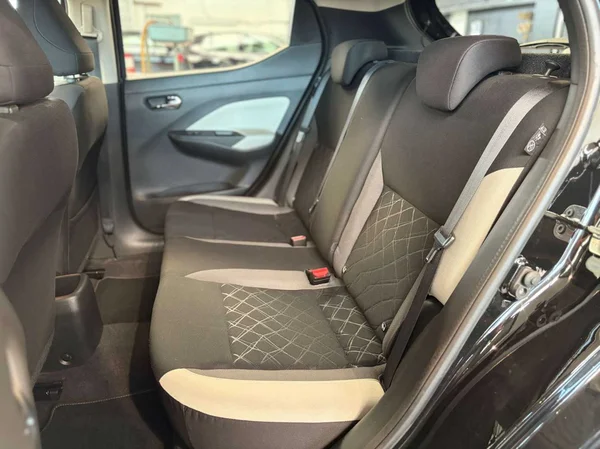 Nissan Micra (2019) — foto 16 van 18