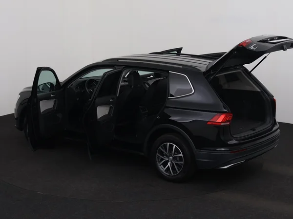 VOLKSWAGEN Tiguan (2019) — foto 27 van 28
