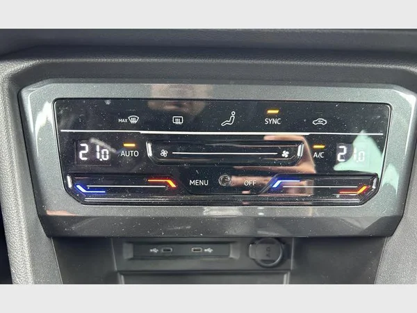 Volkswagen Tiguan (2021) — foto 9 van 30