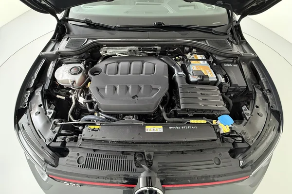 Volkswagen Golf VIII GTI (2020) — foto 17 van 34