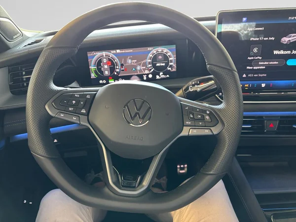VOLKSWAGEN Tayron eHybrid (PHEV) (2026) — foto 4 van 24