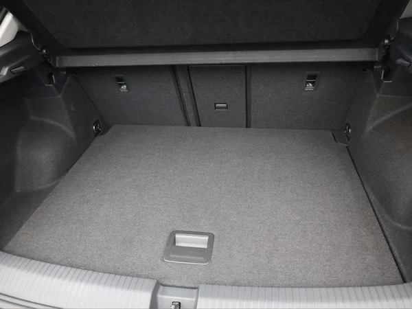 VOLKSWAGEN T-Roc (2023) — foto 2 van 20