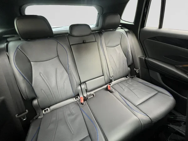 VOLKSWAGEN Tiguan (2025) — foto 3 van 14