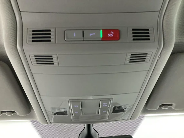 VOLKSWAGEN Touran (2019) — foto 16 van 36