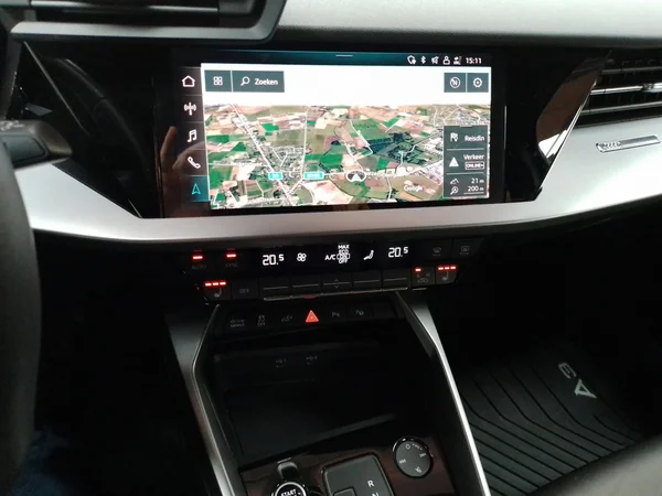 AUDI A3 Sportback (2024) — foto 4 van 16