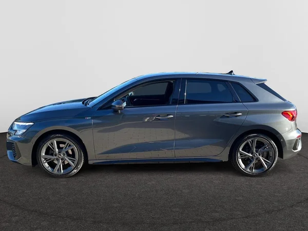 AUDI A3 Sportback (2023) — foto 13 van 22