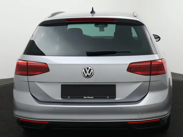 VOLKSWAGEN Passat SW (2020) — foto 4 van 23