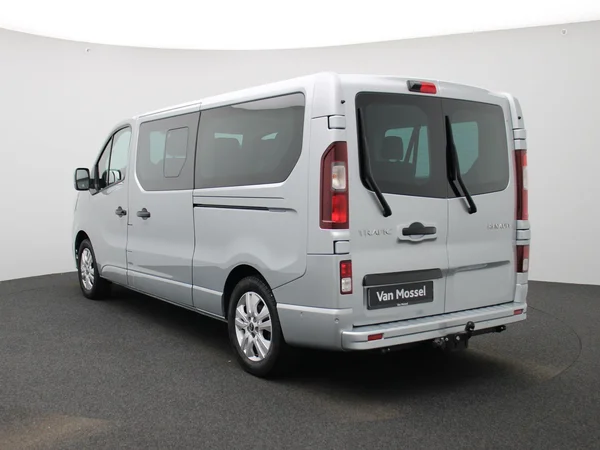 Renault Trafic (2024) — foto 12 van 40
