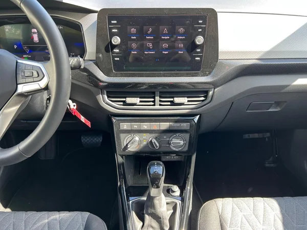 VOLKSWAGEN T-Cross (2025) — foto 2 van 24