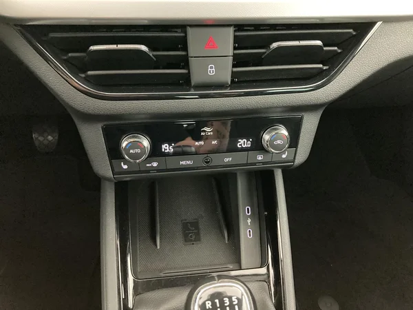 SKODA Kamiq (2023) — foto 10 van 36