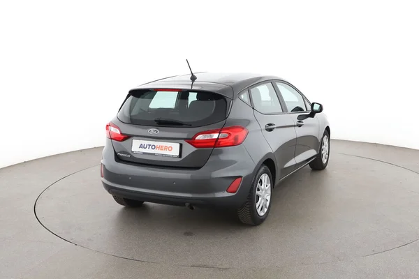 Ford Fiesta (2018) — foto 12 van 16