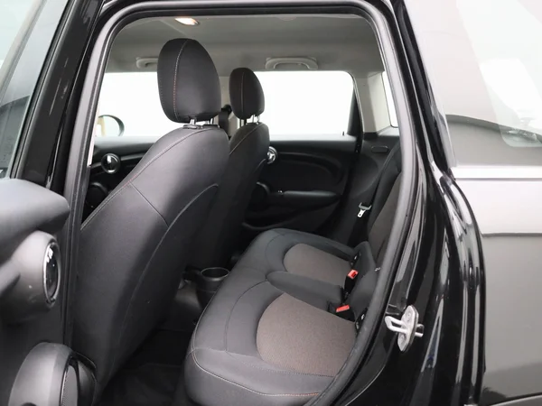 MINI One (2021) — foto 2 van 37