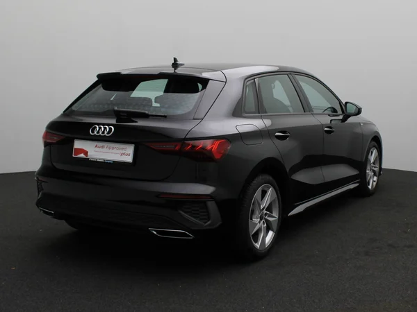 AUDI A3 Sportback (2024) — foto 17 van 23