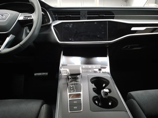 AUDI A6 Allroad Quattro (2024) — foto 4 van 15