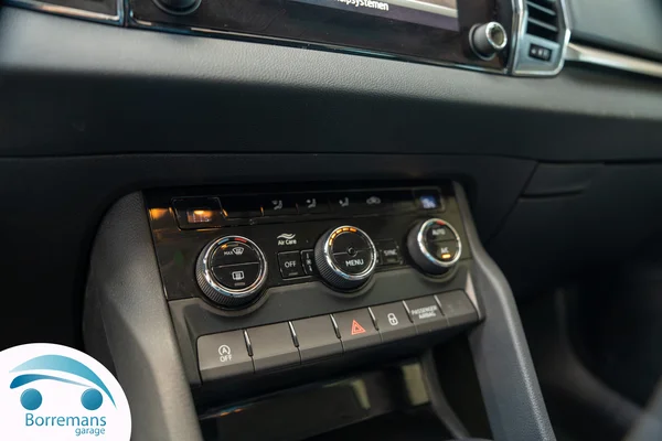 Skoda Karoq (2023) — foto 17 van 43