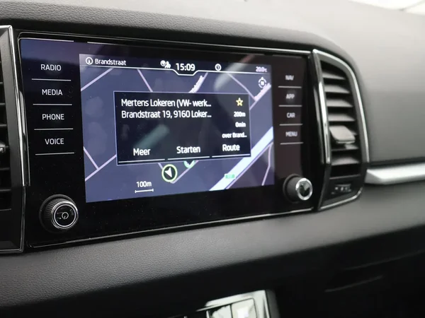 Škoda Karoq (2020) — foto 8 van 23