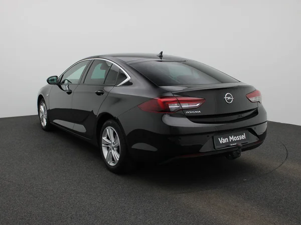 Opel Insignia (2022) — foto 12 van 40