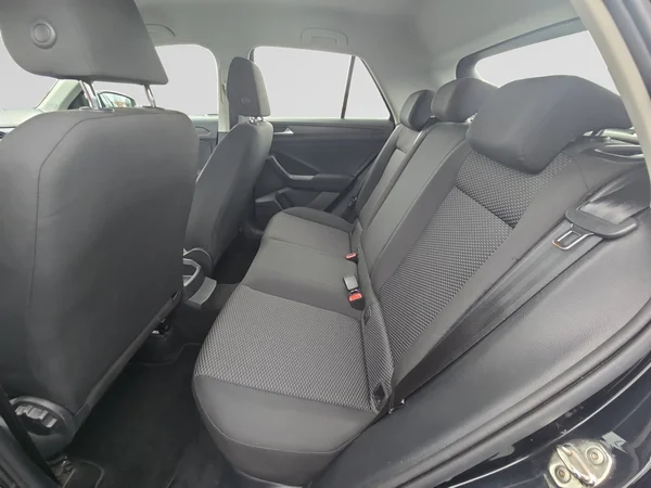 VOLKSWAGEN T-Roc (2021) — foto 3 van 24