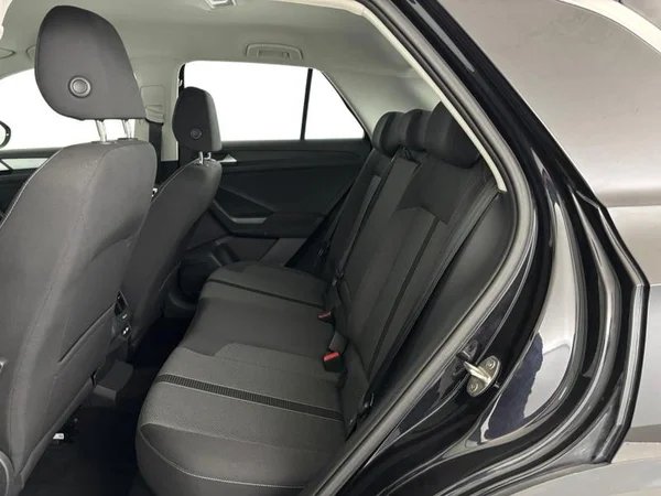 VOLKSWAGEN T-Roc (2023) — foto 16 van 24