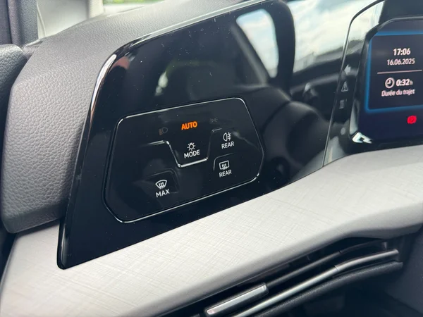VOLKSWAGEN Golf VIII SW (2025) — foto 15 van 30