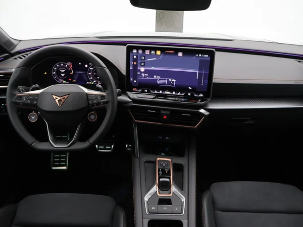 CUPRA Leon (2025) — foto 2 van 23