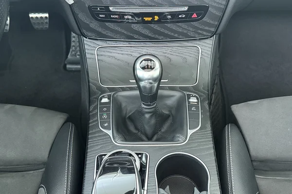 Mercedes-Benz C-Class Cabriolet (A205) (2018) — foto 4 van 25